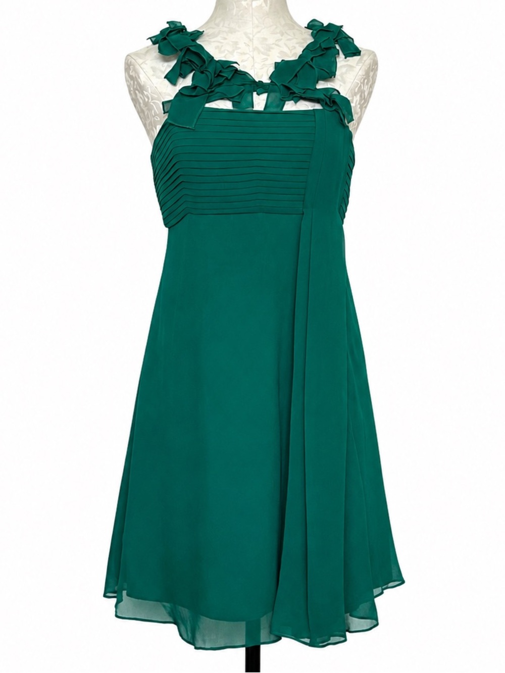 BCBG MaxAzria 100% Silk Emerald Green Ruffle Cocktail Dress Size 8 Like New